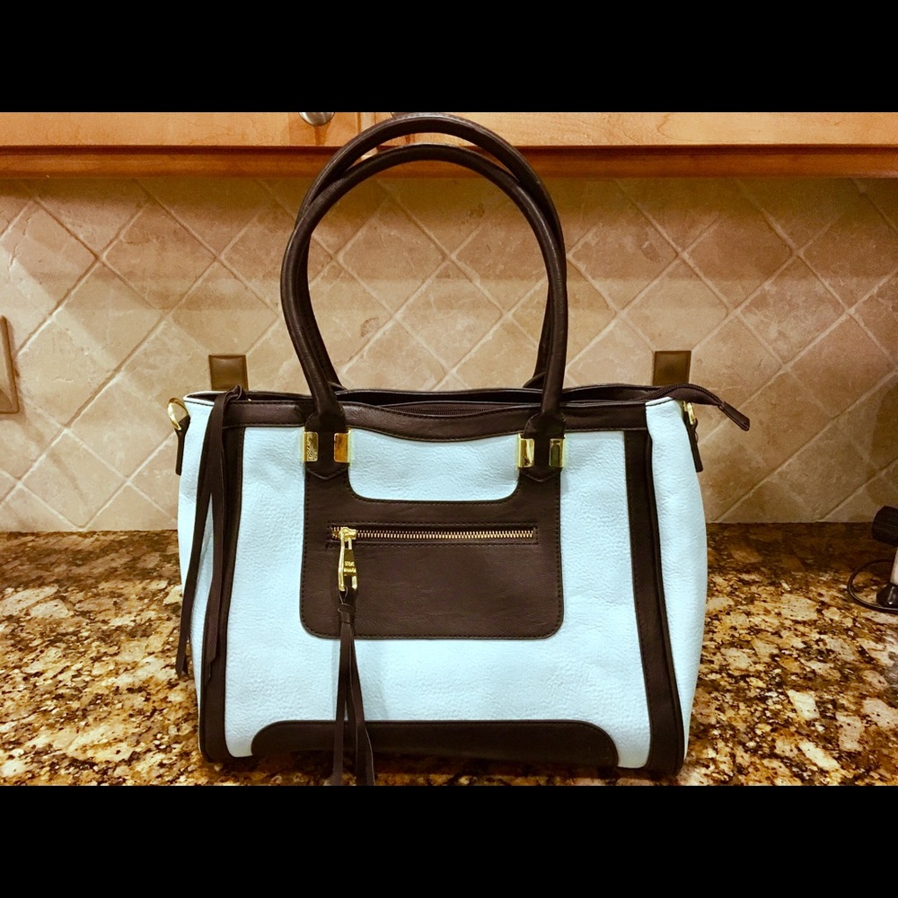 🛍👜Gently Used Steve Madden Purse👜🛍